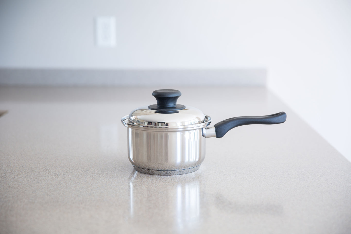 Vapo Seal 1 1/2 Quart Saucepan